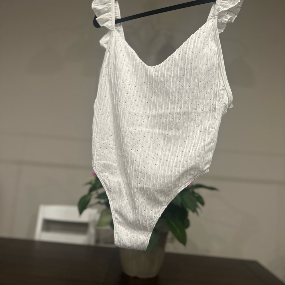 White Ruffled Bodysuit - Picture 4 of 4